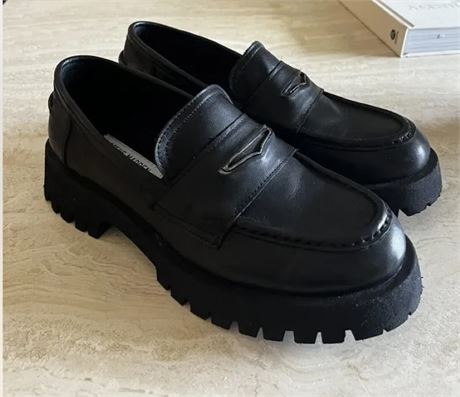 Steve Madden Lawrence Black Leather Loafers - Size 9