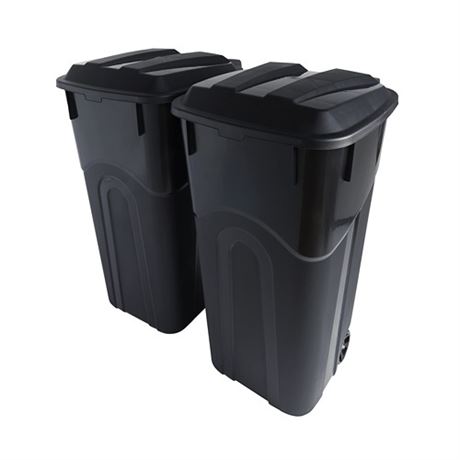 United Solutions 32 Gallon Wheeled Outdoor Garbage Can with Attached Snap Lock