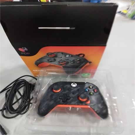 PDP Wired Controller Atomic Carbon - Xbox Series XS  Xbox One  Xbox  Windows